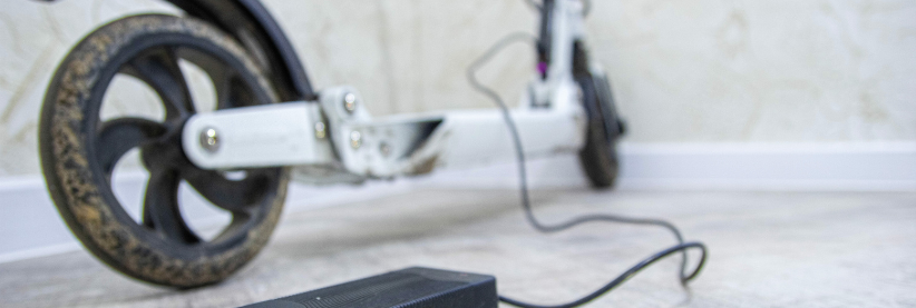 Vélos et trottinettes électriques : attention au risque d’incendie de leurs batteries !