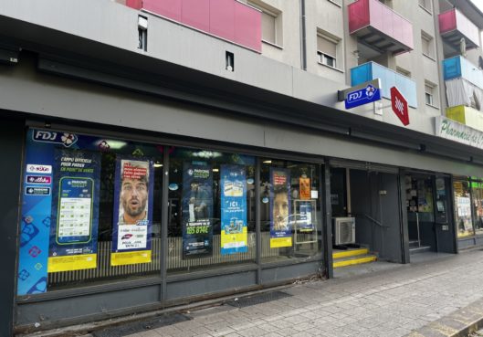 Locaux commerciaux rue de l'Ill STRASBOURG - Habitation Moderne