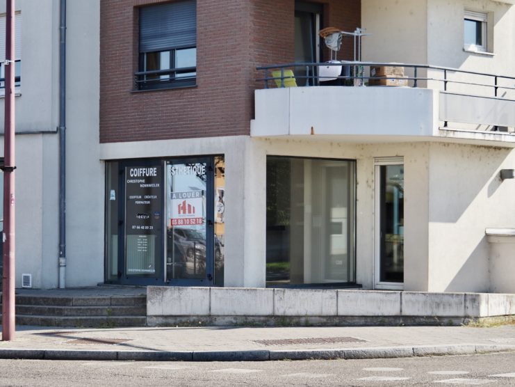LOCAUX COMMERCIAUX - OSTWALD - 157 m²